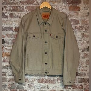 levi’s tan trucker jacket